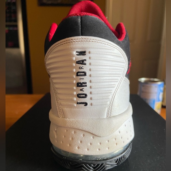 2021 Jordan Max Aura 2 white/black - Picture 7 of 8